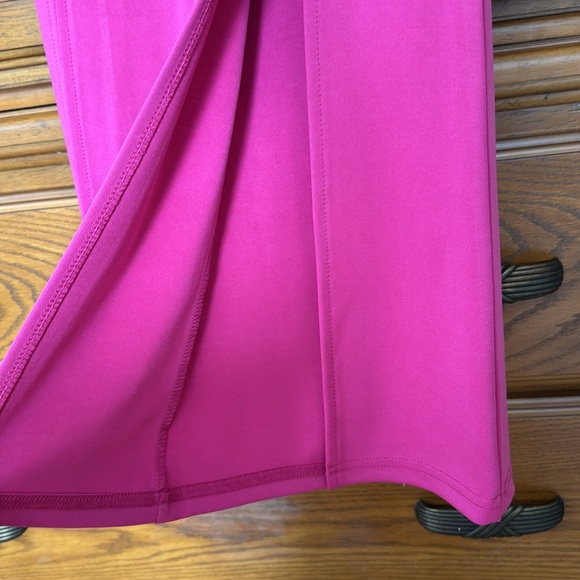 Fuchsia pants with front slits. Size S - Picture 10 of 13